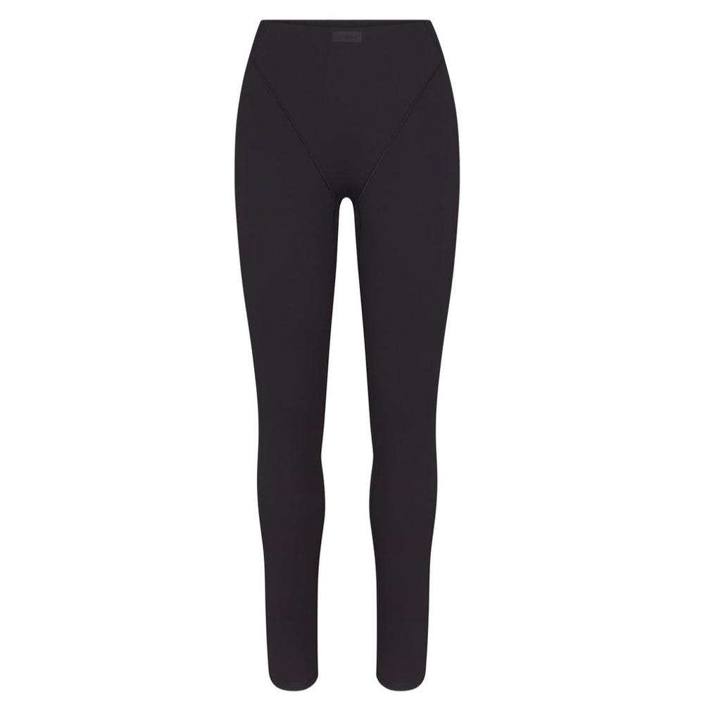 SKIMS / Nike v-line matte legging